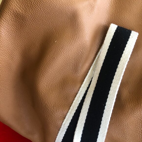 Duffel Bag w Canvas straps & trim. Adjustable, attachable shoulder strap - Picture 9 of 10